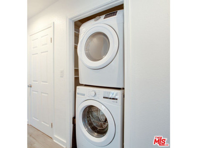 Beautifully remodeled Venice Beach triplex perfectly combines - photo 42