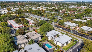 Spacious 2 bed, 2 baths condo located in the heart of Deerfield - photo 42