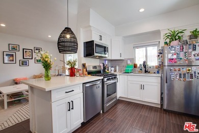 Beautifully remodeled Venice Beach triplex perfectly combines - photo 45