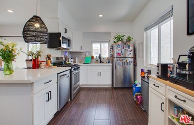Beautifully remodeled Venice Beach triplex perfectly combines - photo 46