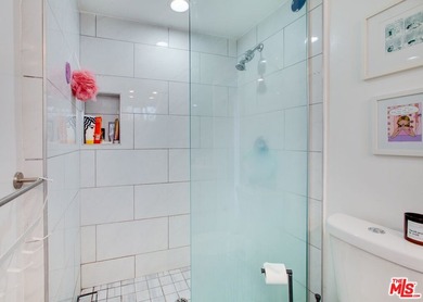 Beautifully remodeled Venice Beach triplex perfectly combines - photo 50