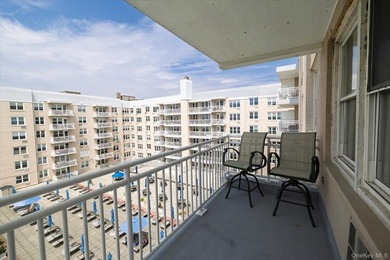 Spectacular Oceanfront 5th Floor Spacious South facing Junior 4 - photo 6