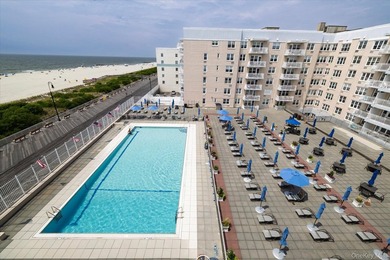 Spectacular Oceanfront 5th Floor Spacious South facing Junior 4 - photo 7