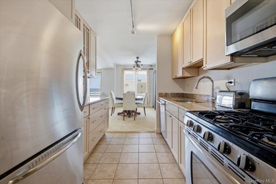 Spectacular Oceanfront 5th Floor Spacious South facing Junior 4 - photo 9