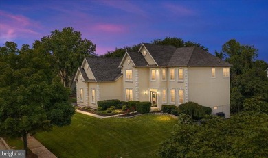 **OPEN SAT 7/18 2-4PM & SUN 7/19 2-4PM** Welcome to luxury - photo 1
