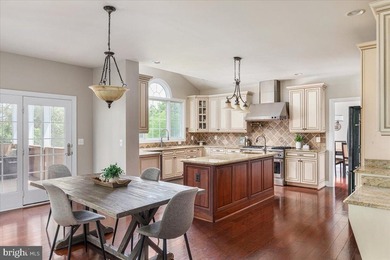 **OPEN SAT 7/18 2-4PM & SUN 7/19 2-4PM** Welcome to luxury - photo 10