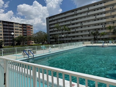 (private lake, pond, coastal) Condo Active Under Contract in Miami Florida