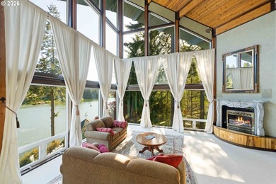 Your castle on the lake!! Besides being on one of the most - photo 6