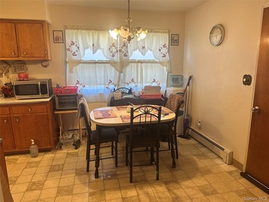 Opportunity Awaits In The Heart of Cutchogue! This 3-bedroom - photo 12