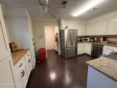 ON THE WATER in Chelsea Isle in Cobblestone. This 3 bedroom, 2 - photo 13