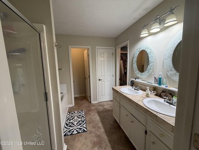 ON THE WATER in Chelsea Isle in Cobblestone. This 3 bedroom, 2 - photo 23