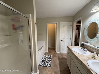 ON THE WATER in Chelsea Isle in Cobblestone. This 3 bedroom, 2 - photo 24