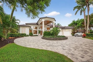 Rare opportunity to own a stunning & renovated SINGLE-LEVEL - photo 1