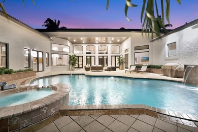 Rare opportunity to own a stunning & renovated SINGLE-LEVEL - photo 2