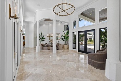 Rare opportunity to own a stunning & renovated SINGLE-LEVEL - photo 5