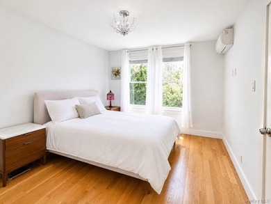 Welcome to this charming, beautifully renovated three-bedroom - photo 10