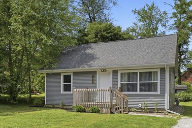 Looking for a home that's been updated and is ready for its next - photo 1