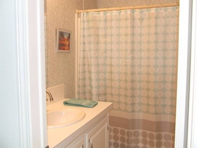 SPECTACULAR VIEW OF THE LAKE-LARGE 3 BEDROOM/ 2 BATH- LAMINATE - photo 27