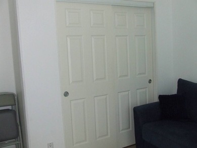 SPECTACULAR VIEW OF THE LAKE-LARGE 3 BEDROOM/ 2 BATH- LAMINATE - photo 30