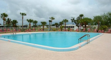 SPECTACULAR VIEW OF THE LAKE-LARGE 3 BEDROOM/ 2 BATH- LAMINATE - photo 47