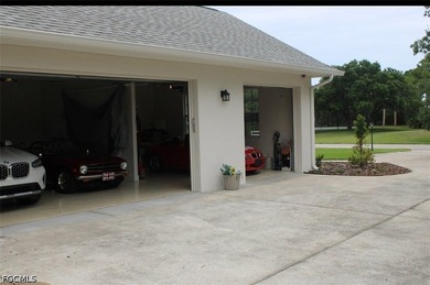 Just listed! The ultimate move-in ready retreat! Welcome to the - photo 5