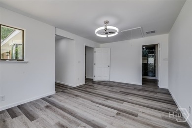 Newly remodeled 4BR/2BA brick home in a quiet Midtown Savannah - photo 22