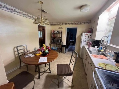 Great investment opportunity in Pensacola! This 3-bedroom - photo 22