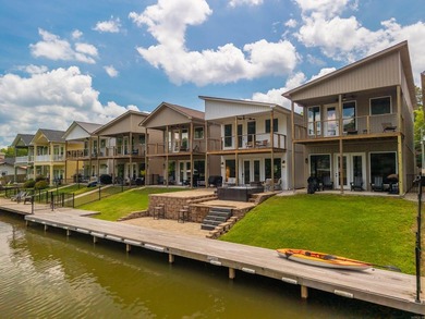 Welcome to this beautiful 3-bedroom, 2.5-bath lakefront retreat - photo 33