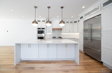 Brand New Luxury Home in Old Greenwich Experience luxury living - photo 6