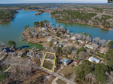 Wake up to the Lake Murray lifestyle at 604 Newberry Drive in - photo 2