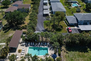 Bright & Airy End-Unit Condo in Prime Location! Inviting 2nd - photo 4