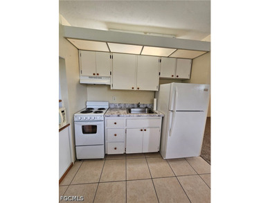 Bright & Airy End-Unit Condo in Prime Location! Inviting 2nd - photo 8