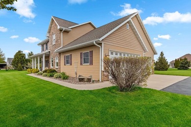 This beautifully maintained 4-bedroom, 3.5-bath home in the - photo 3