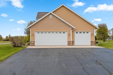 This beautifully maintained 4-bedroom, 3.5-bath home in the - photo 4