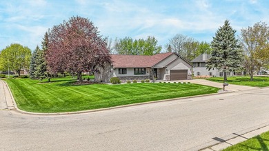 Lake Winneconne Home For Sale in Winneconne Wisconsin