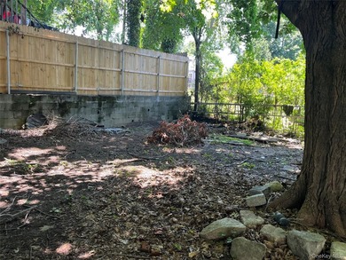 Bring your creativity (and contractor), roll up your sleeves and - photo 10