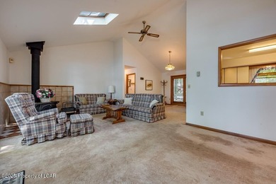 Attractive 3BR 2Bth cedar sided lakefront ranch offers stunning - photo 11