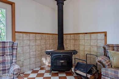 Attractive 3BR 2Bth cedar sided lakefront ranch offers stunning - photo 13