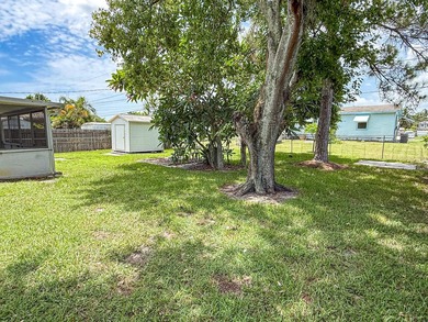 Beautifully updated 3-bedroom, 1-bathroom home in Lake Worth - photo 14