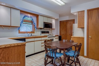 Attractive 3BR 2Bth cedar sided lakefront ranch offers stunning - photo 15