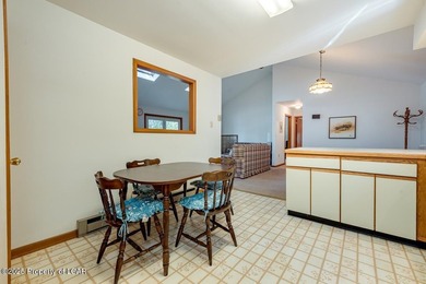 Attractive 3BR 2Bth cedar sided lakefront ranch offers stunning - photo 18