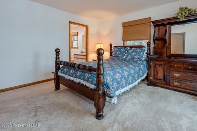 Attractive 3BR 2Bth cedar sided lakefront ranch offers stunning - photo 20