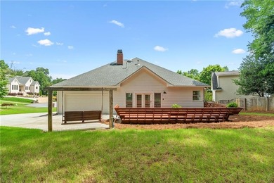 Impeccable, beautifully updated 4BR/2BA ranch in the heart of - photo 41