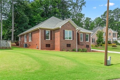 Impeccable, beautifully updated 4BR/2BA ranch in the heart of - photo 43