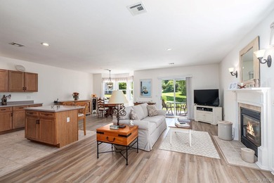 Mint one-bedroom condo in coveted Willow Ponds on the Sound - photo 5