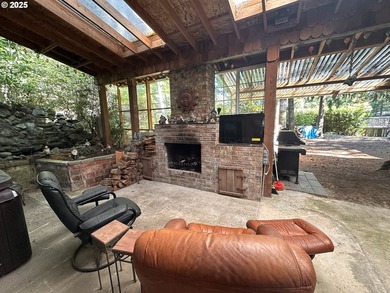 This Coast Village property has a one-bedroom main house with a - photo 8