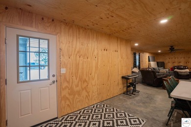 Welcome to your dream hobby farm! This beautiful 3 bed, 2 bath - photo 21