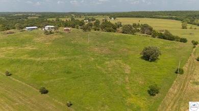 Welcome to your dream hobby farm! This beautiful 3 bed, 2 bath - photo 23