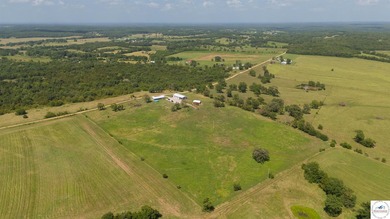 Welcome to your dream hobby farm! This beautiful 3 bed, 2 bath - photo 25