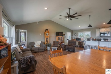 Welcome to your dream hobby farm! This beautiful 3 bed, 2 bath - photo 30